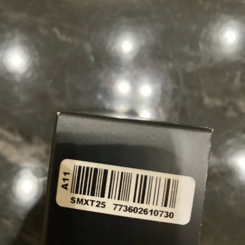 NIB MAC Radiant Sheer Foundation W4 - 50ml